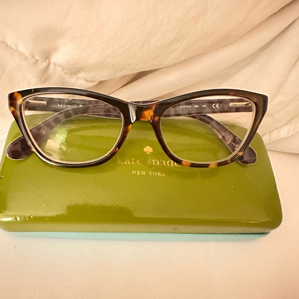 Cat eye glasses like new must admit I have an obsession with glasses.